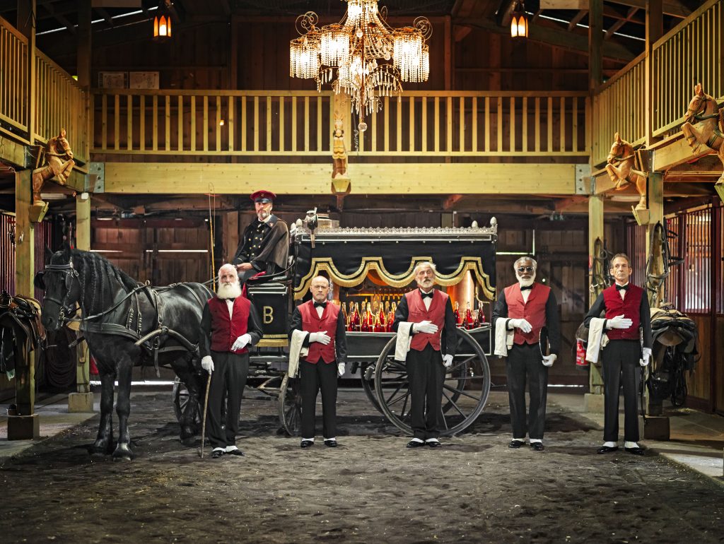 Char flamme pyrotechnique corbillard vin chaud zingaro aubervillier